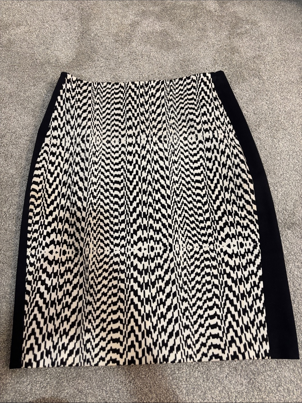 Karen Millen Black & White Patterned Pencil Skirt Size 8
